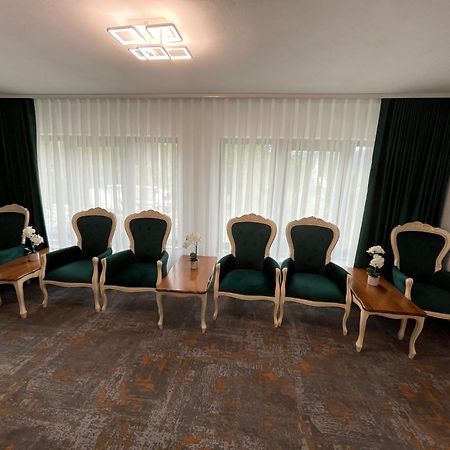 Pensiunea Alexolar New One Arada Ngoại thất bức ảnh